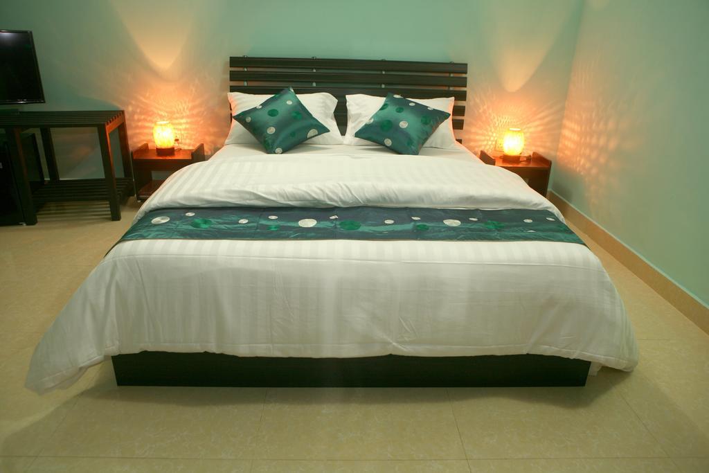 Equa Reef Maldives Otel Addu City Dış mekan fotoğraf