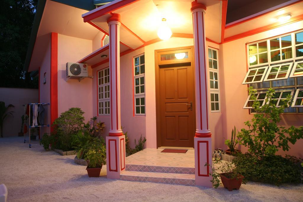 Equa Reef Maldives Otel Addu City Dış mekan fotoğraf